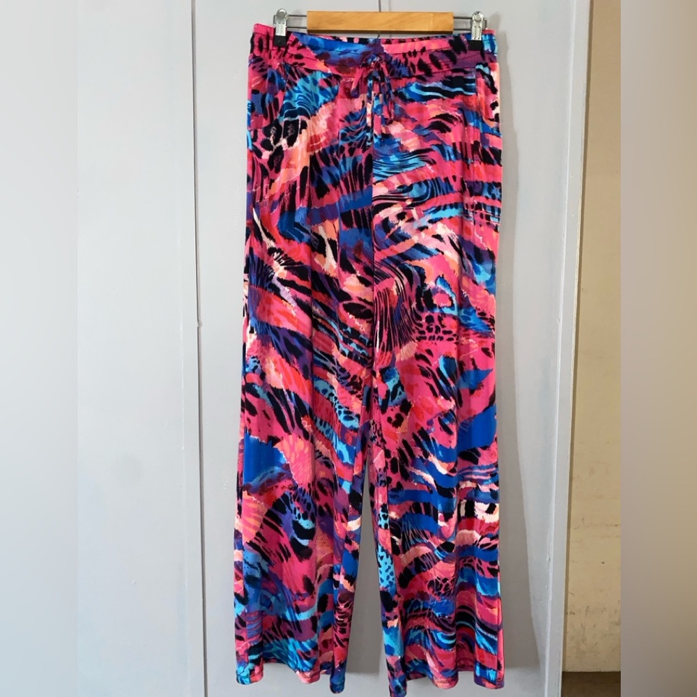 VENUS Medium Wide Leg flowy Pants in Pink and Blue
